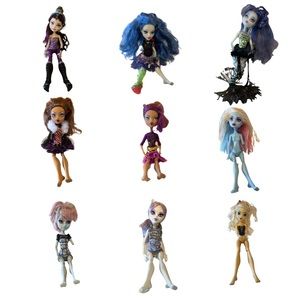 Monster High Dolls (9)+ a Ever After High Legacy Day Raven Queen Doll